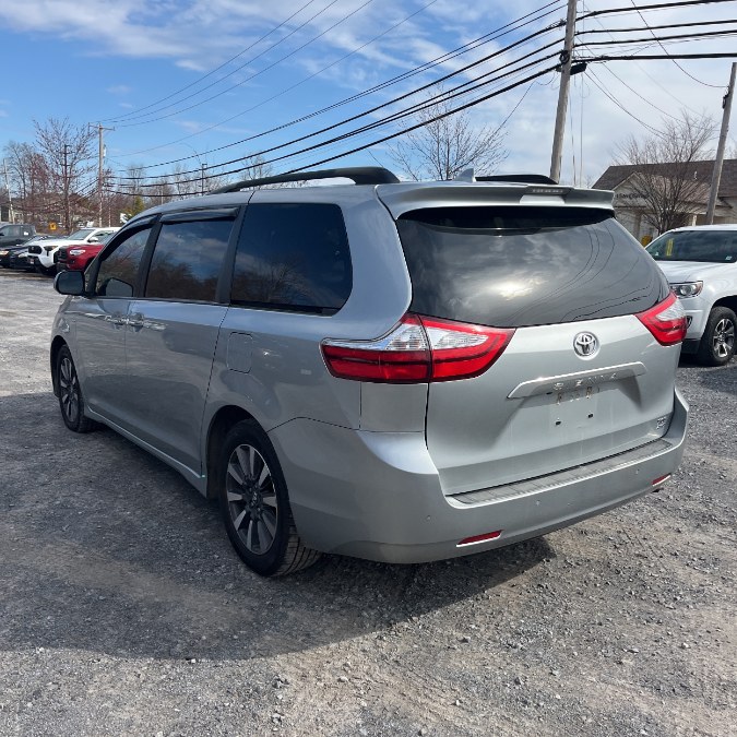 2019 Toyota Sienna XLE Premium AWD 7-Passenger (N photo