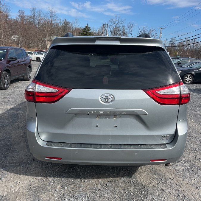 2019 Toyota Sienna XLE Premium AWD 7-Passenger (N photo