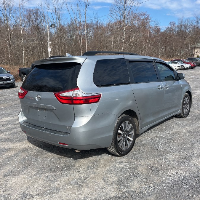 2019 Toyota Sienna XLE Premium AWD 7-Passenger (N photo