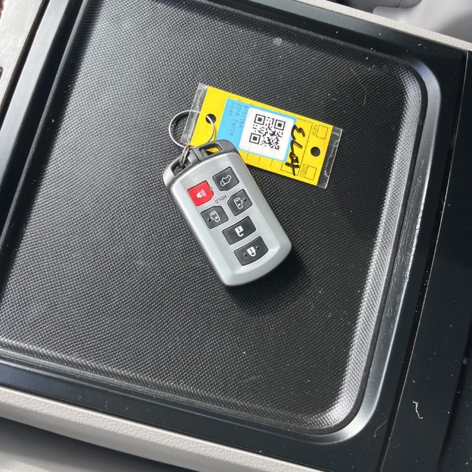 2019 Toyota Sienna XLE Premium AWD 7-Passenger (N photo