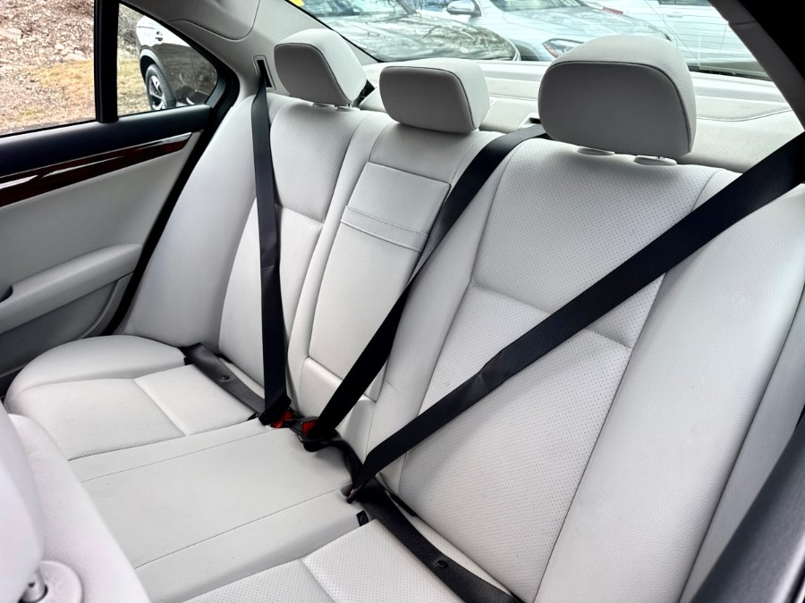 2012 Mercedes-Benz C-Class C300 4MATIC Luxury photo