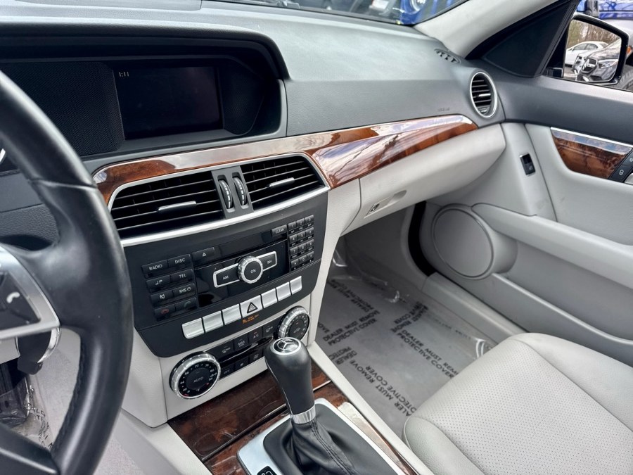 2012 Mercedes-Benz C-Class C300 4MATIC Luxury photo