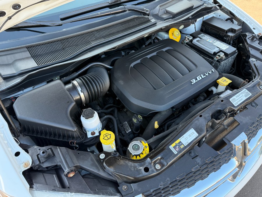 2017 Dodge Grand Caravan SE Wagon photo