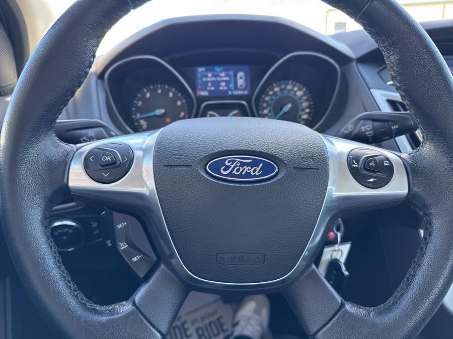 2014 Ford Focus SE photo