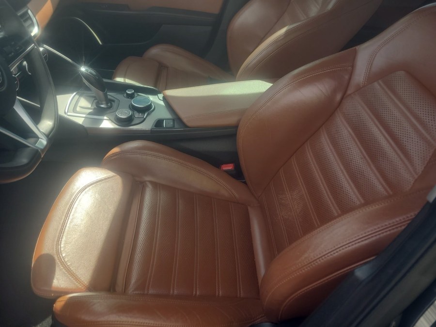 2018 Alfa Romeo Giulia Ti Sport RWD photo