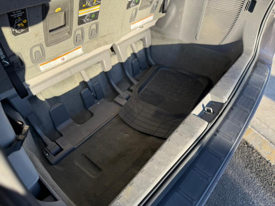 2015 Toyota Sienna 5dr 8-Pass Van XLE FWD (Natl) photo