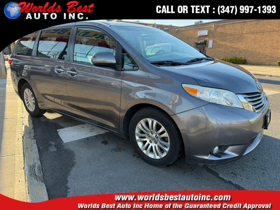 2015 Toyota Sienna 5dr 8-Pass Van XLE FWD (Natl) photo