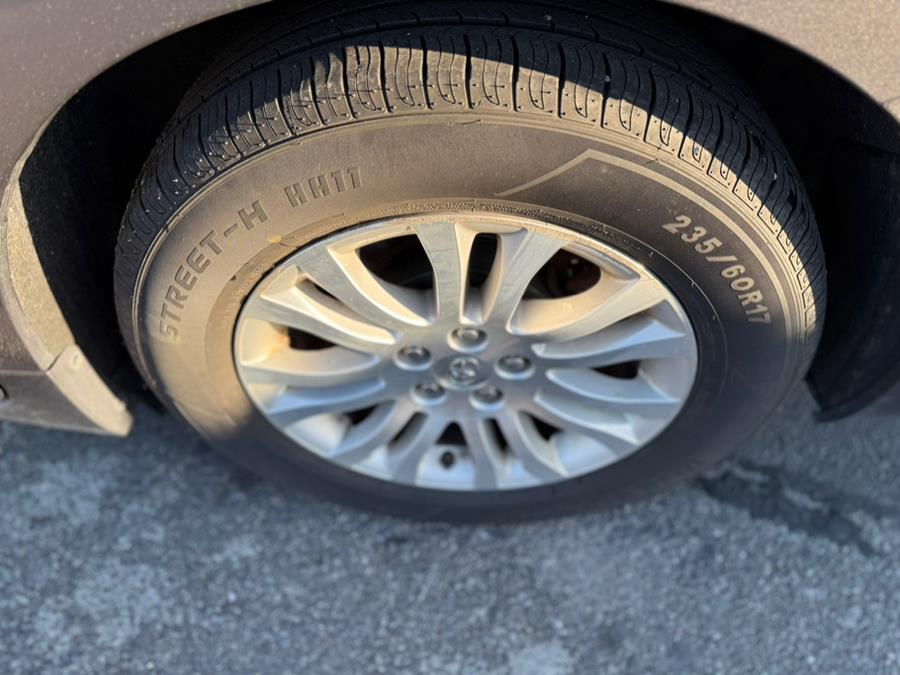 2015 Toyota Sienna 5dr 8-Pass Van XLE FWD (Natl) photo