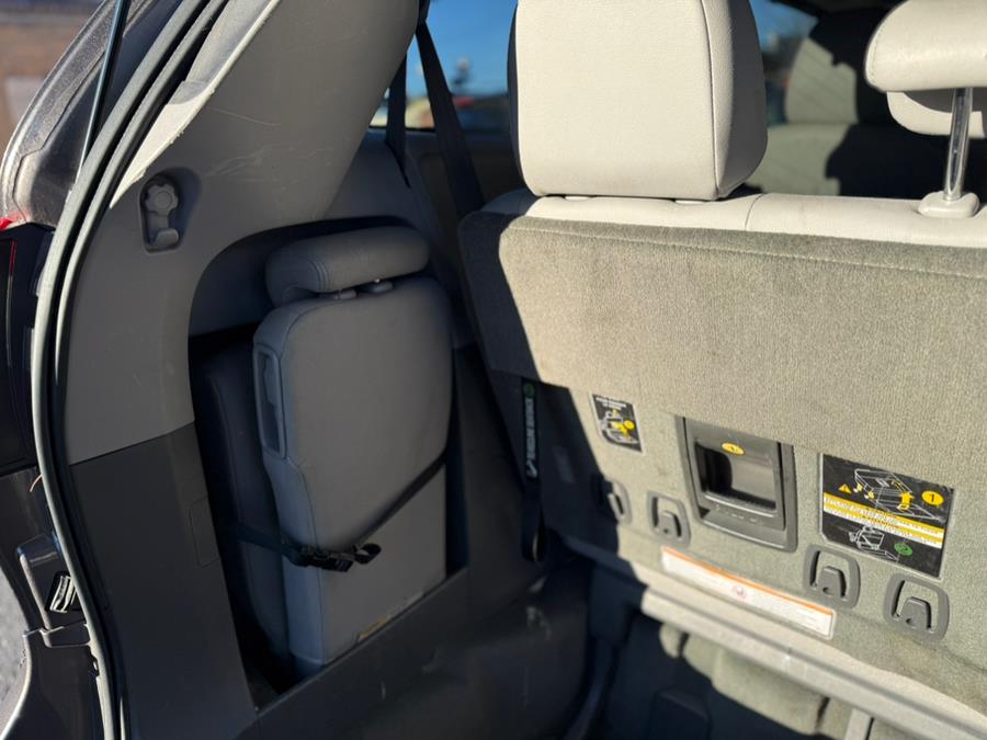 2015 Toyota Sienna 5dr 8-Pass Van XLE FWD (Natl) photo