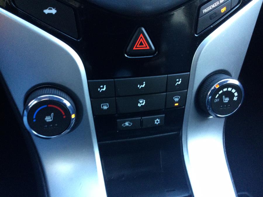 2015 Chevrolet Cruze 4dr Sdn Auto 2LT photo