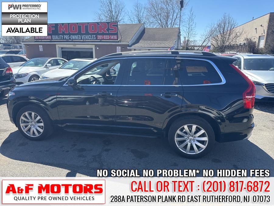 2017 Volvo XC90 T6 AWD 7-Passenger Momentum photo