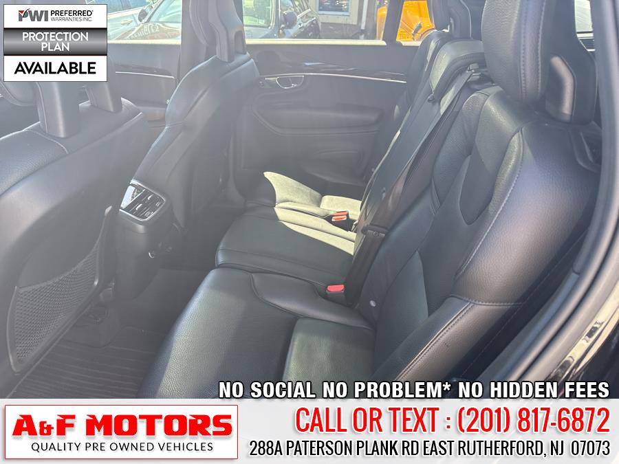 2017 Volvo XC90 T6 AWD 7-Passenger Momentum photo