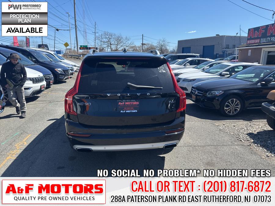 2017 Volvo XC90 T6 AWD 7-Passenger Momentum photo