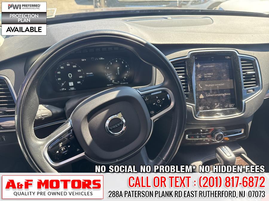 2017 Volvo XC90 T6 AWD 7-Passenger Momentum photo