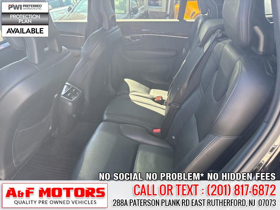 2017 Volvo XC90 T6 AWD 7-Passenger Momentum photo