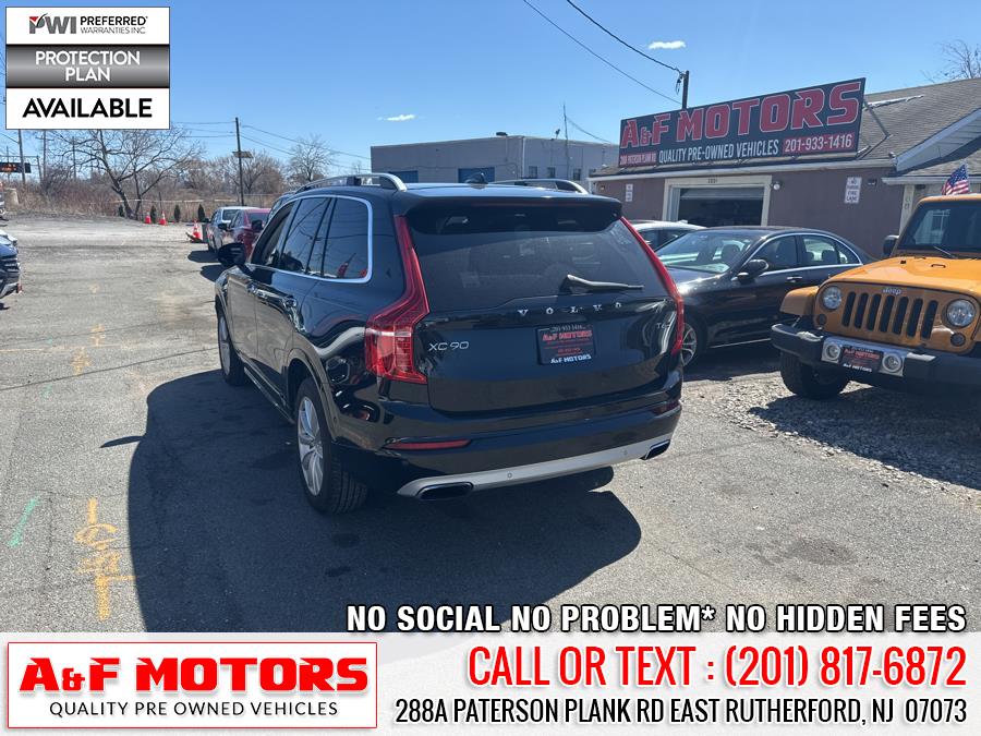 2017 Volvo XC90 T6 AWD 7-Passenger Momentum photo