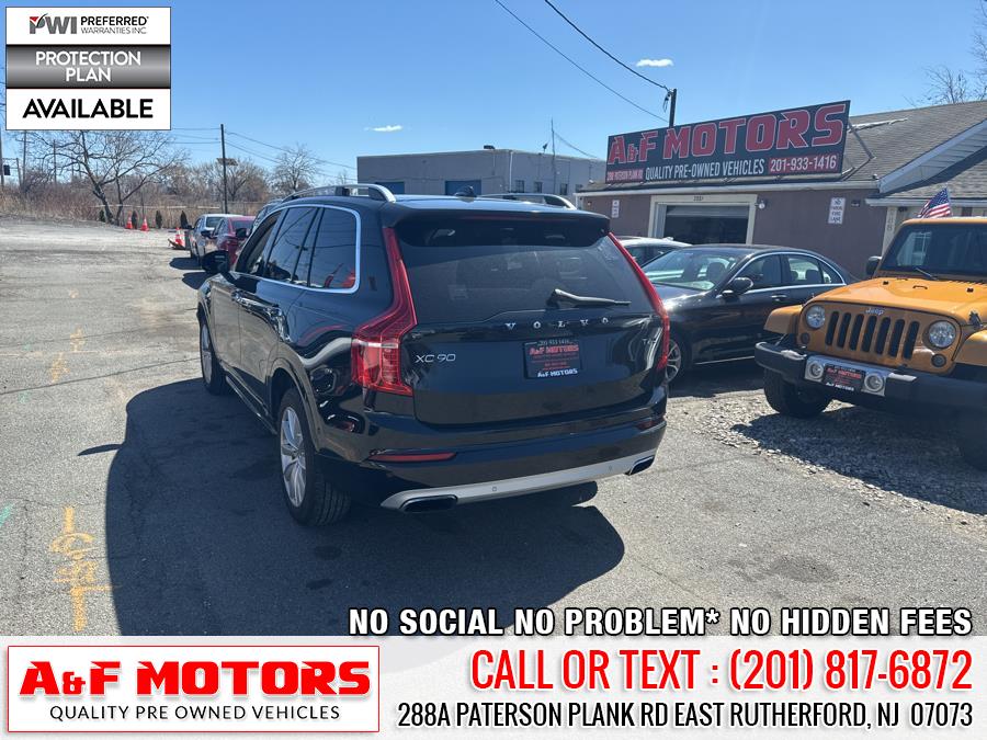 2017 Volvo XC90 T6 AWD 7-Passenger Momentum photo