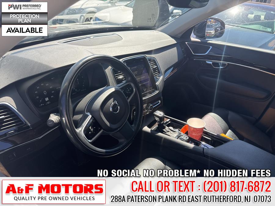 2017 Volvo XC90 T6 AWD 7-Passenger Momentum photo
