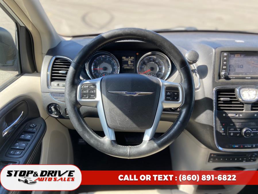 2012 Chrysler Town & Country Touring-L photo