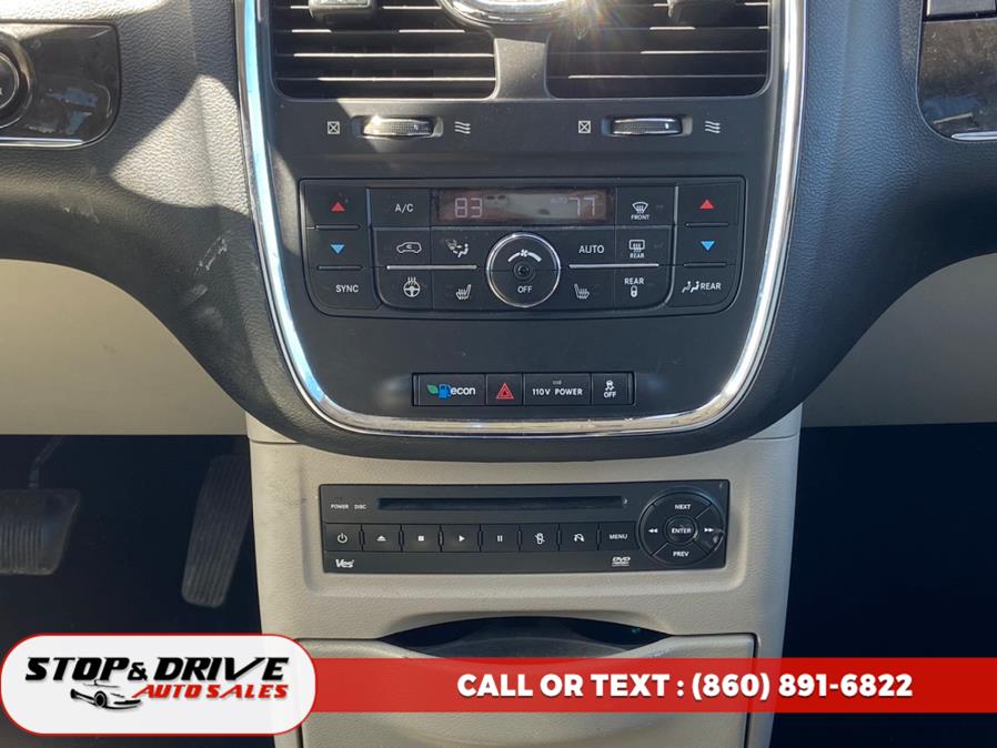 2012 Chrysler Town & Country Touring-L photo