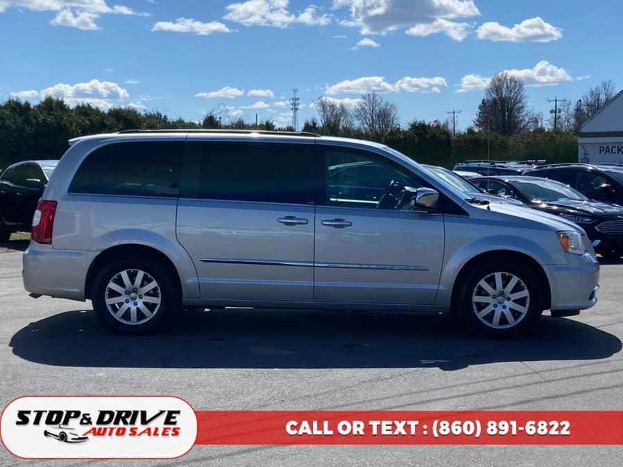 2012 Chrysler Town & Country Touring-L photo