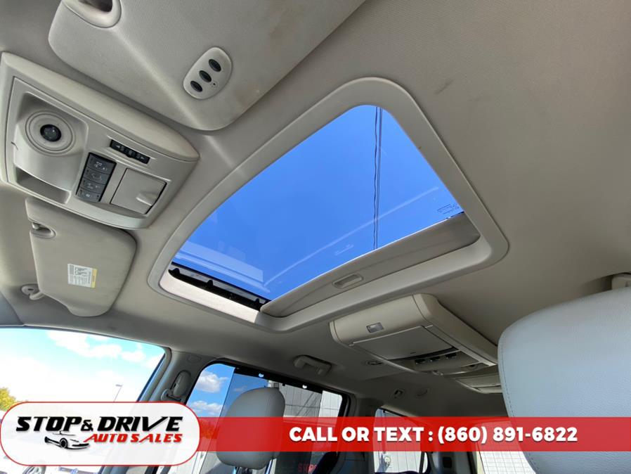 2012 Chrysler Town & Country Touring-L photo