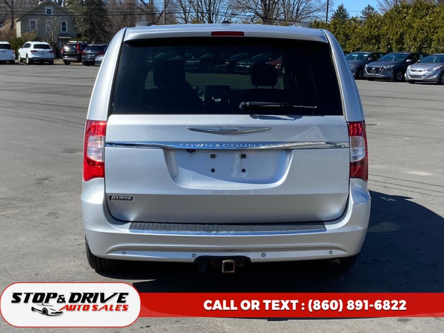 2012 Chrysler Town & Country Touring-L photo