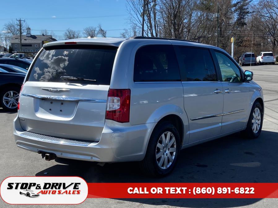 2012 Chrysler Town & Country Touring-L photo
