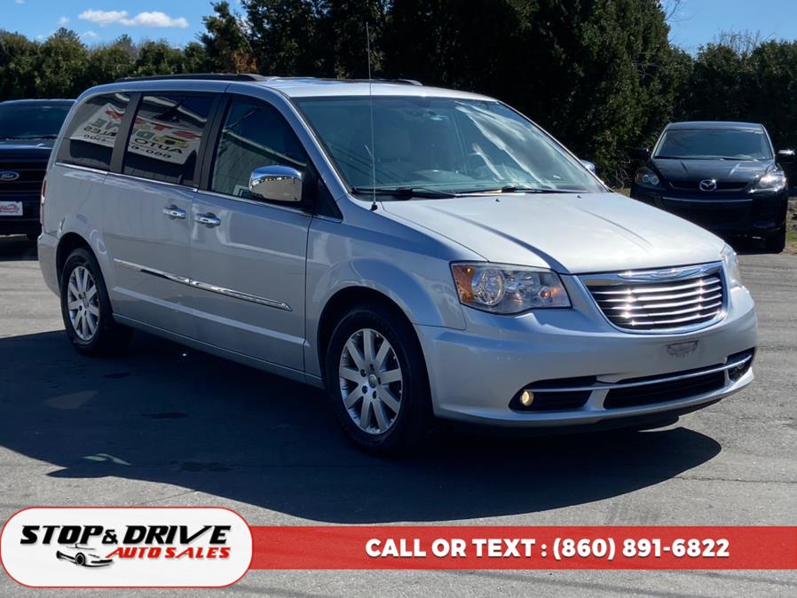 2012 Chrysler Town & Country Touring-L photo