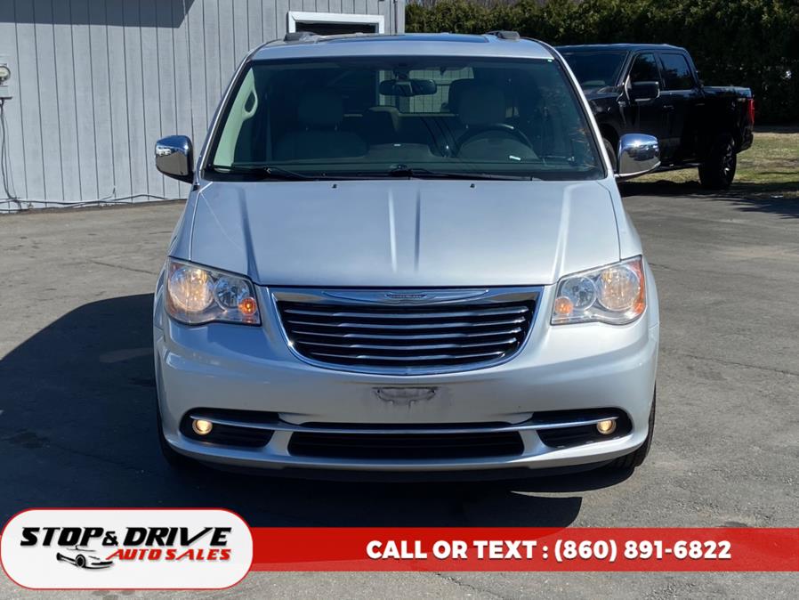 2012 Chrysler Town & Country Touring-L photo