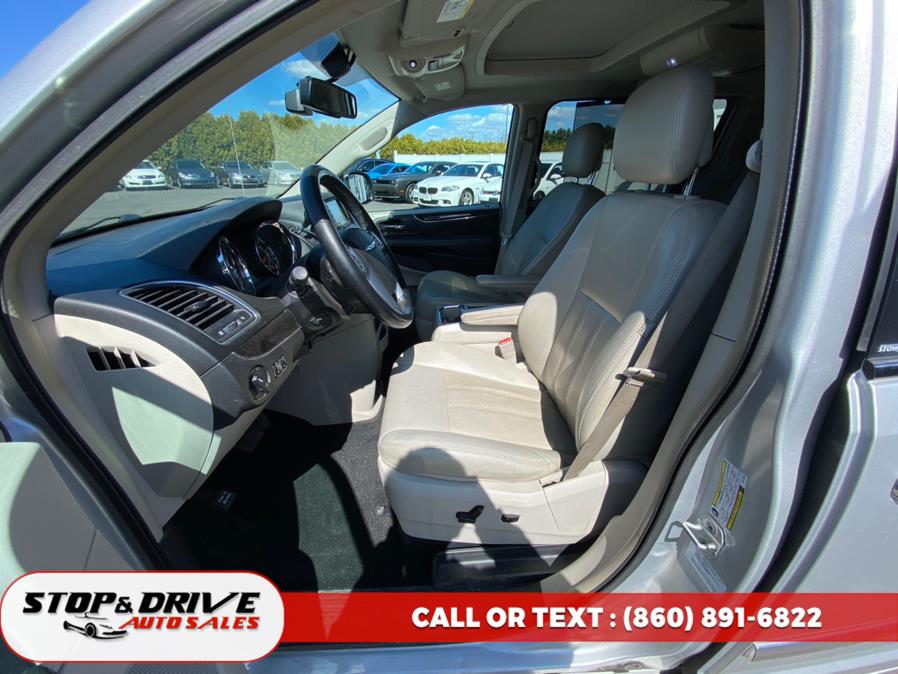 2012 Chrysler Town & Country Touring-L photo