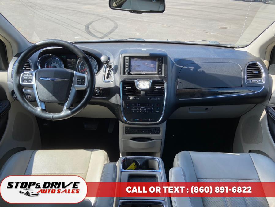 2012 Chrysler Town & Country Touring-L photo