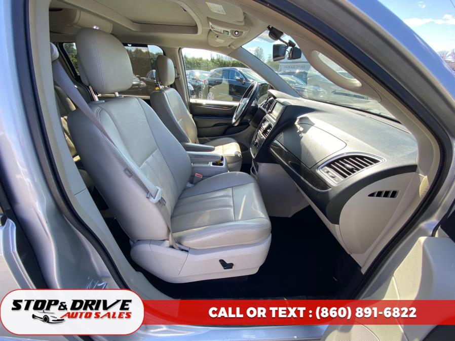 2012 Chrysler Town & Country Touring-L photo