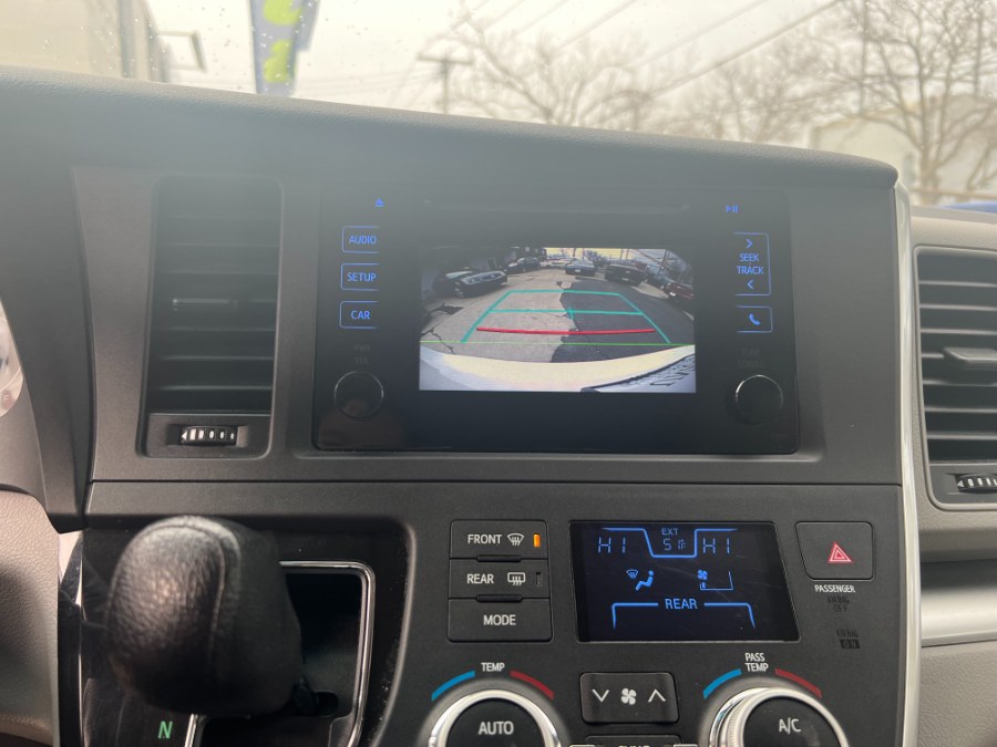2015 Toyota Sienna 5dr 7-Pass Van L FWD (Natl) photo