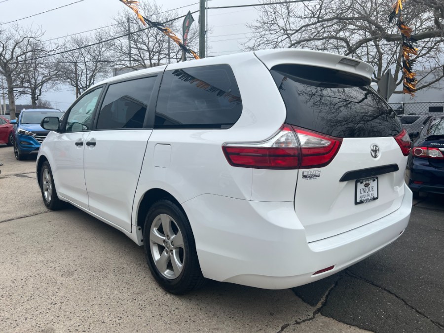 2015 Toyota Sienna 5dr 7-Pass Van L FWD (Natl) photo