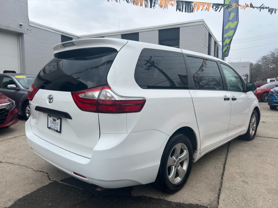 2015 Toyota Sienna 5dr 7-Pass Van L FWD (Natl) photo