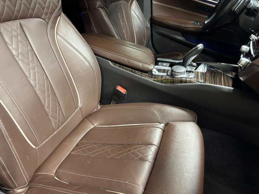 2017 BMW 5-Series 530i xDrive Sedan photo
