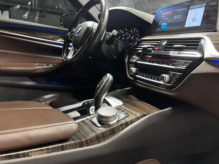 2017 BMW 5-Series 530i xDrive Sedan photo