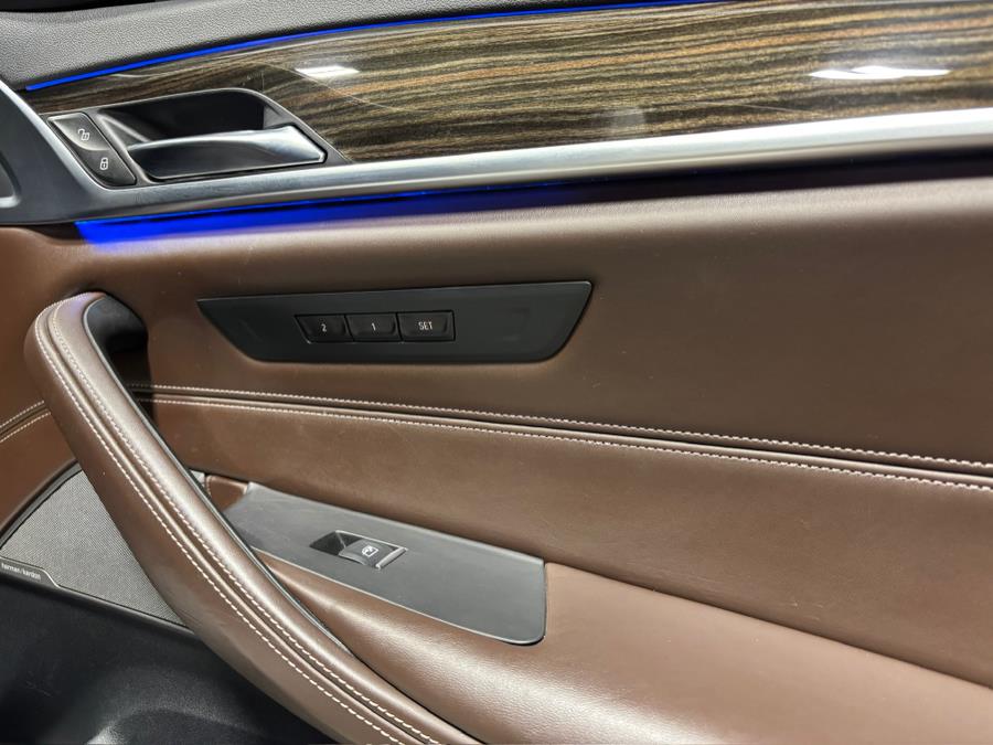 2017 BMW 5-Series 530i xDrive Sedan photo