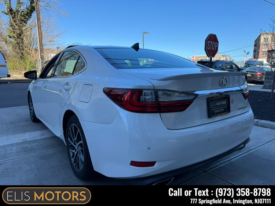 2016 Lexus ES 350 photo