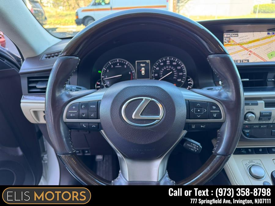 2016 Lexus ES 350 photo