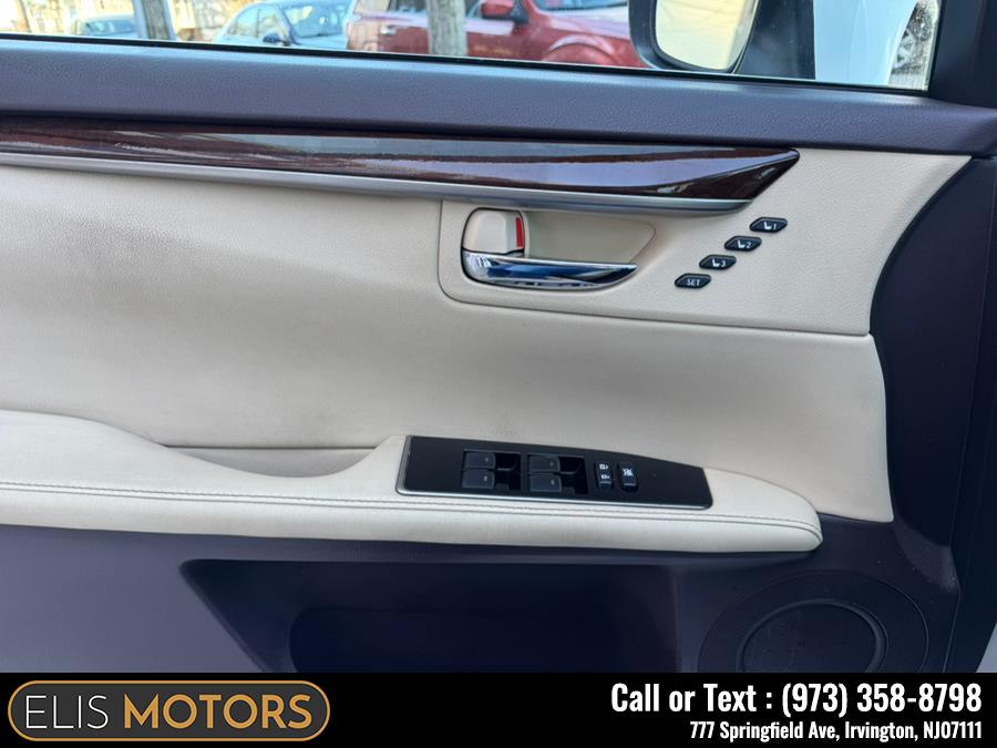 2016 Lexus ES 350 photo