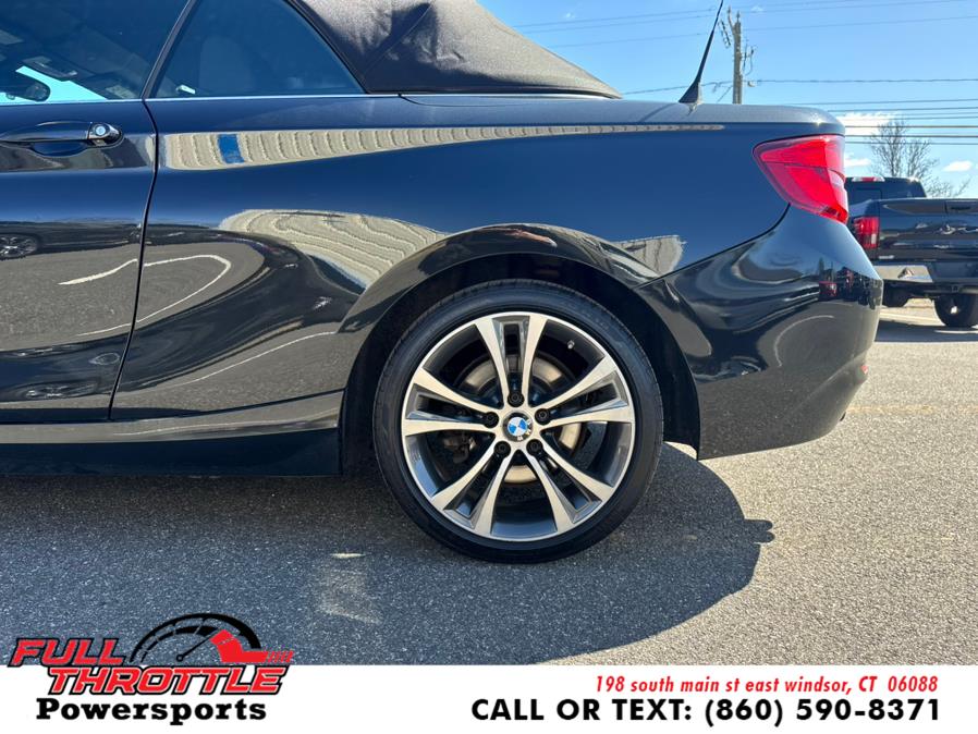 2018 BMW 2 Series 230i xDrive Convertible photo