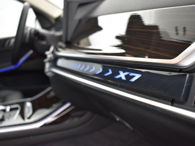 2025 BMW X7 xDrive40i photo