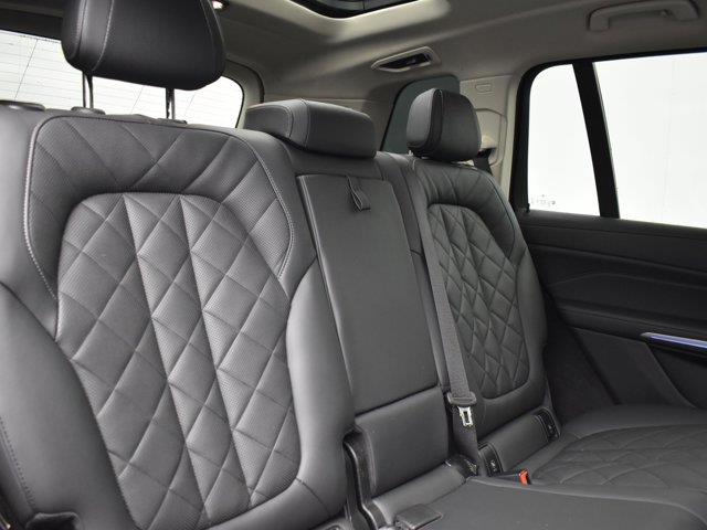 2025 BMW X7 xDrive40i photo