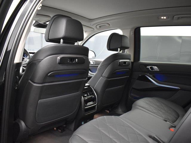 2025 BMW X7 xDrive40i photo