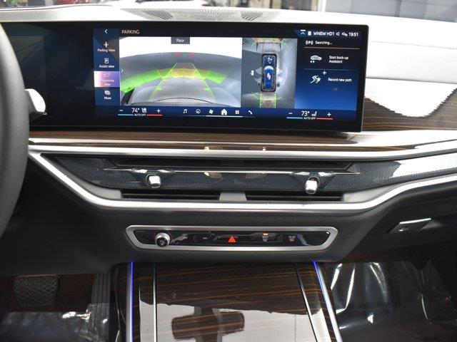 2025 BMW X7 xDrive40i photo