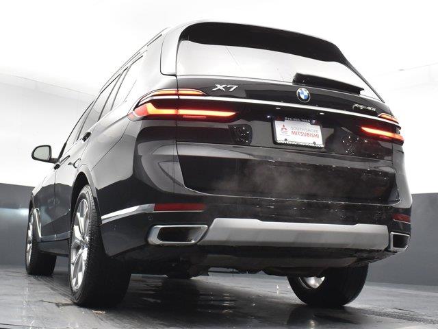 2025 BMW X7 xDrive40i photo