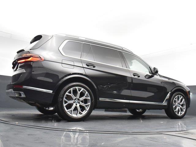 2025 BMW X7 xDrive40i photo
