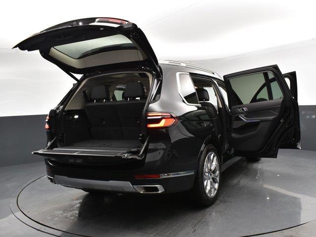 2025 BMW X7 xDrive40i photo